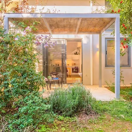 Cozy Garden Flat La Canée
