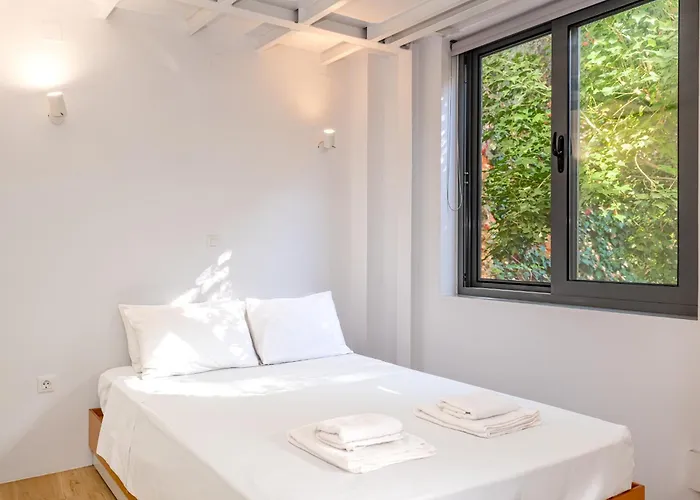 Cozy Garden Flat Апартаменты Ханья